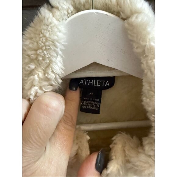 Athleta Dakani Winter White Quilted Faux Sherpa Jacket sz XL EUC - Picture 4 of 7